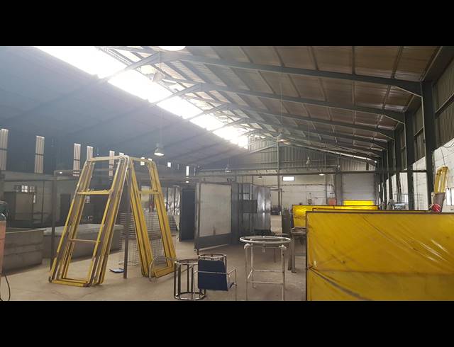 1,250M² FACTORY TO LET IN BLACKHEATH INDUSTRIAL